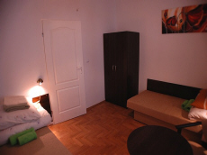 FAUST молодежная гостиница комнаты апартаменты ночлеги Краков Польша